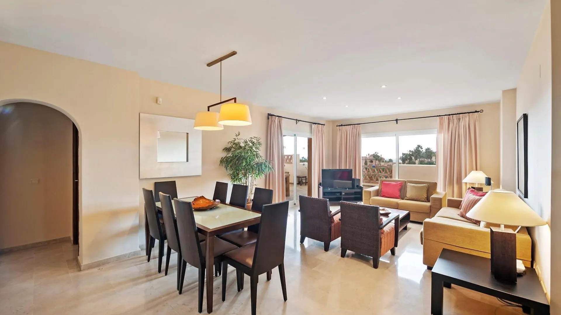 Wyndham Grand Residences Costa del Sol El Faro 3*,