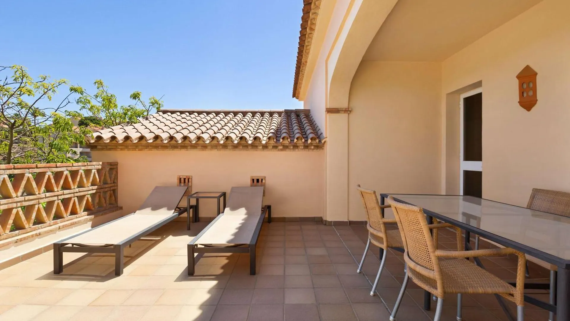 Апарт отель Wyndham Grand Costa Del Sol El Faro Апарт-отель