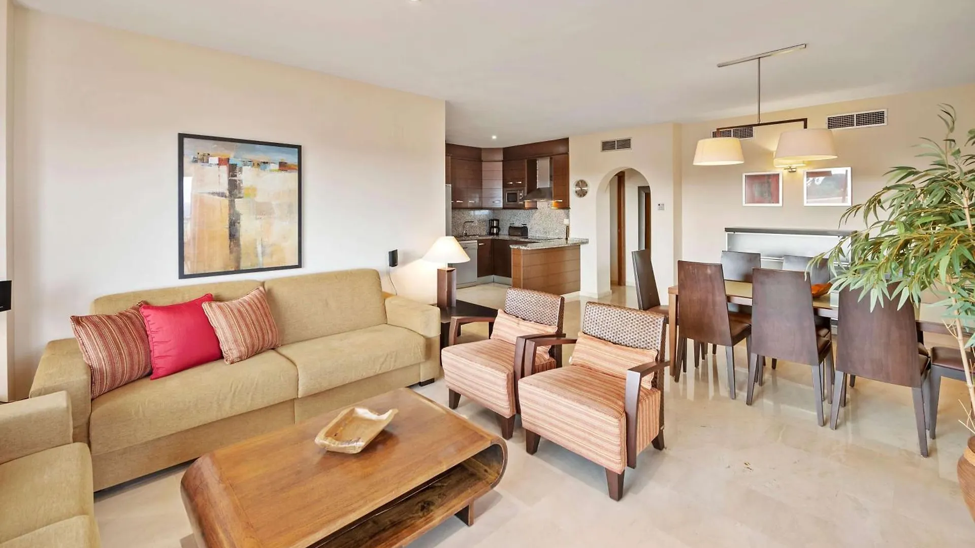 Wyndham Grand Residences Costa del Sol El Faro 3*,