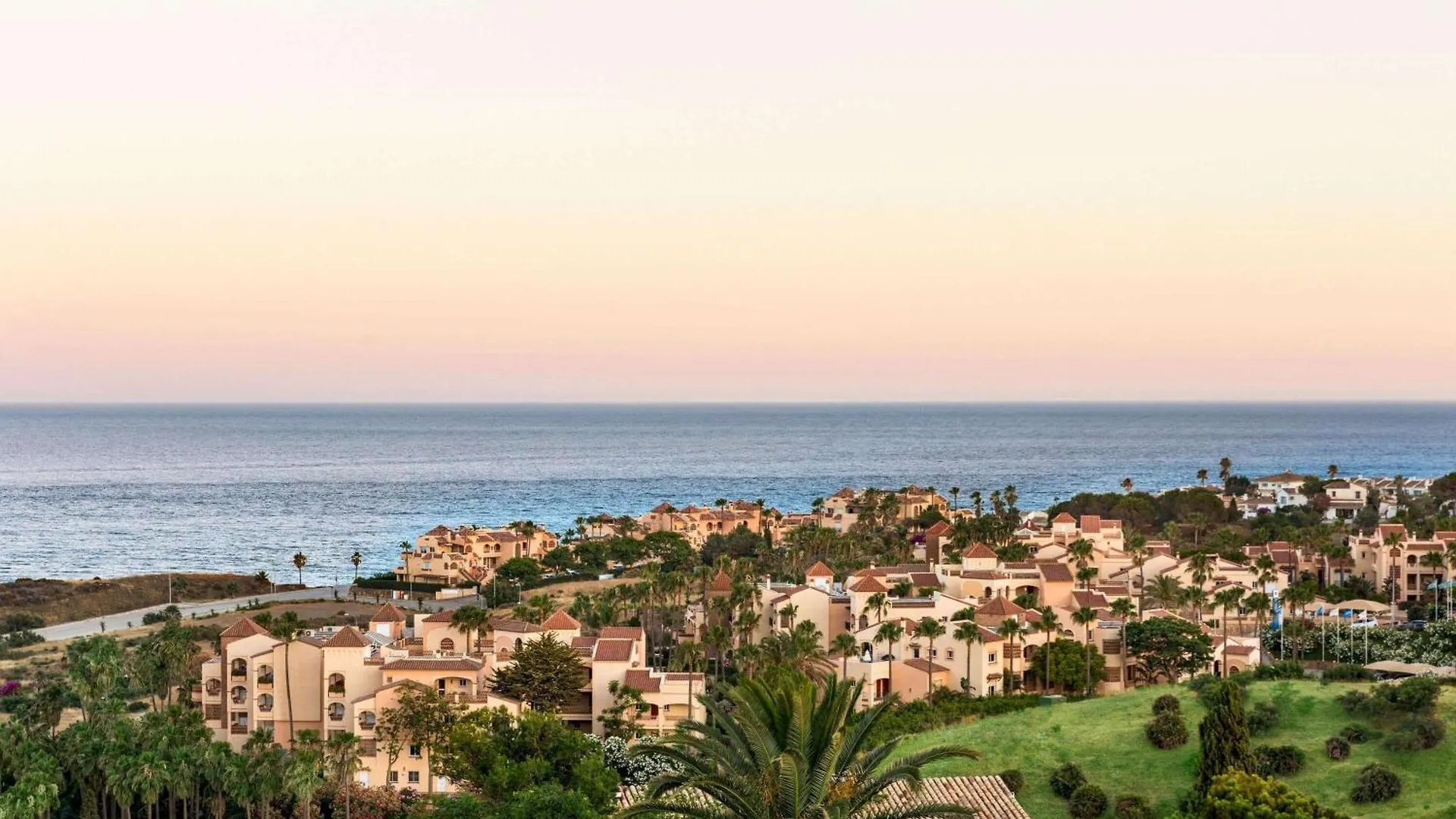 Апарт отель Wyndham Grand Costa Del Sol El Faro Апарт-отель