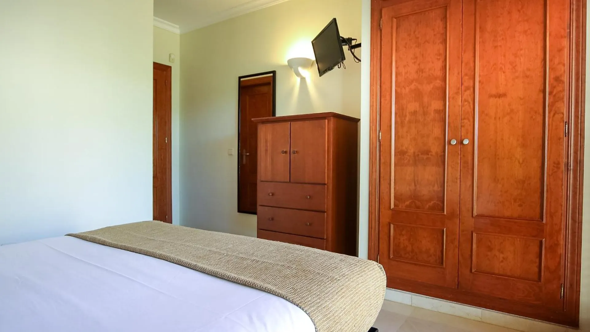 Wyndham Grand Costa Del Sol Aparthotel El Faro