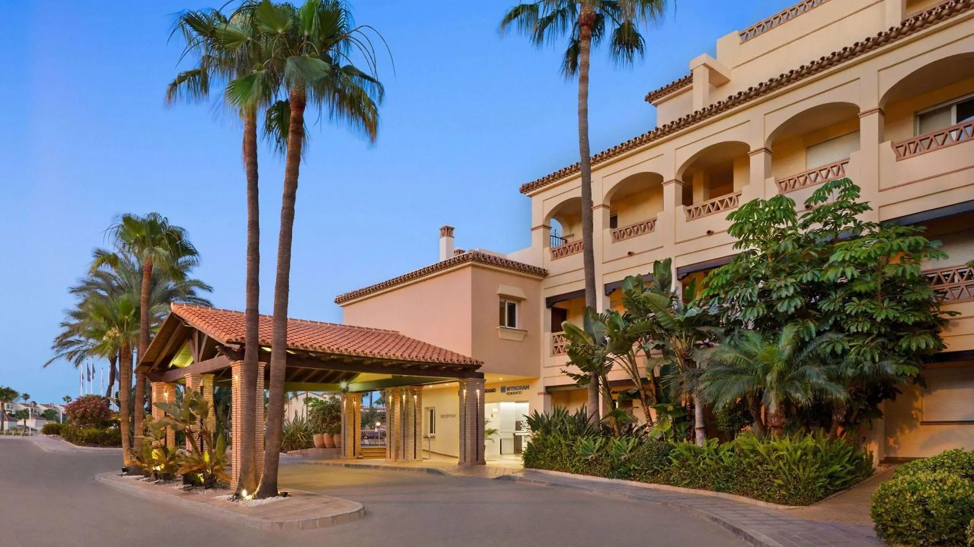Wyndham Grand Costa Del Sol Aparthotel El Faro